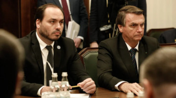 Alexandre de Moraes está decidido a matar Bolsonaro, diz Carlos