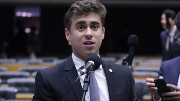 Que ele renuncie ou seja impichado , diz Nikolas sobre Moraes