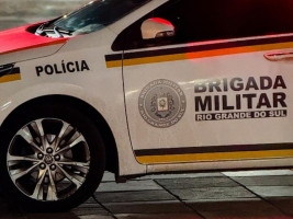 Homem é preso e adolescente é apreendido durante policiamento em escolas da região abc+