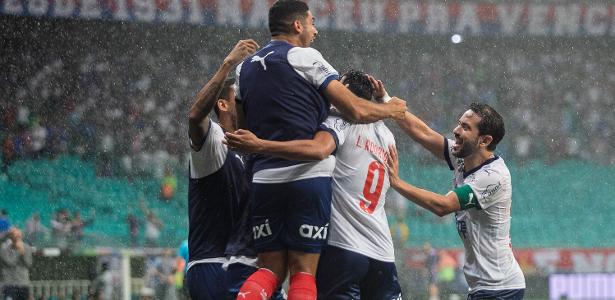 Bahia vence Botafogo com show de Pulga e cartão cancelado a John