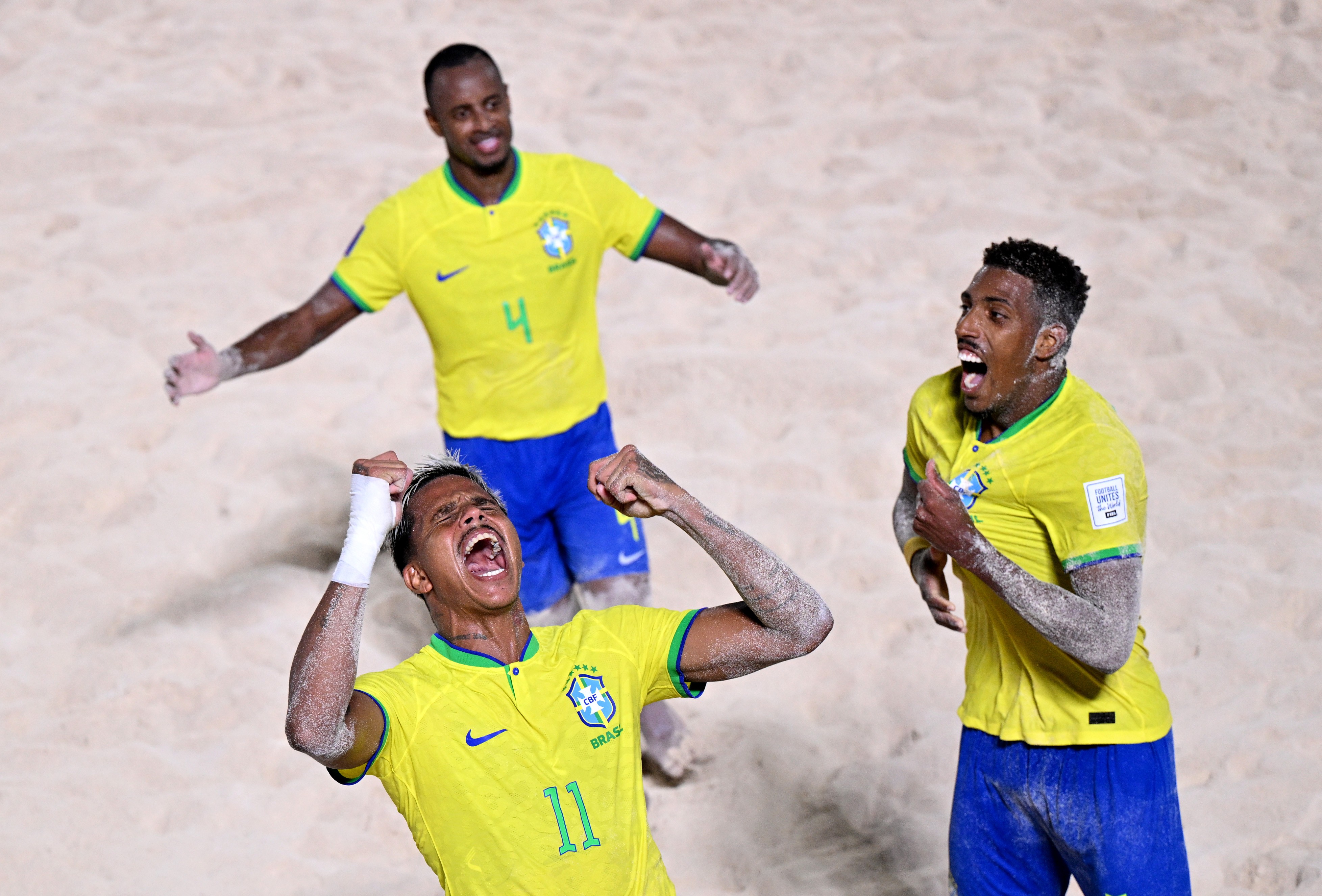 Brasil vence Itália e avança na Copa do Mundo de futebol de areia | futebol de areia | ge