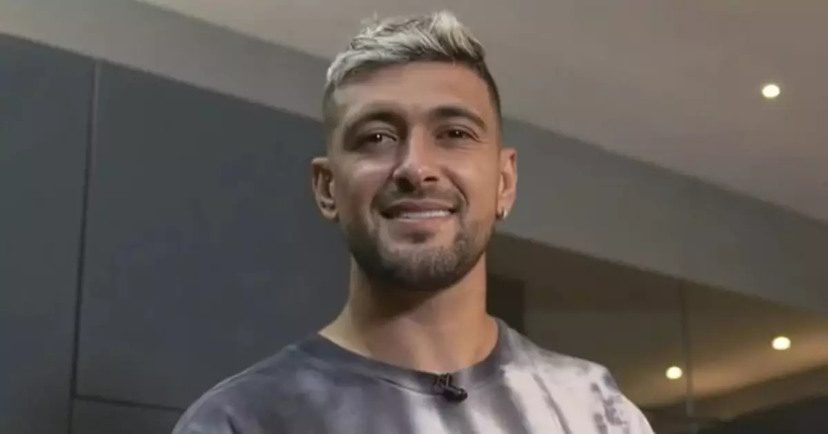Com 3 leites e só 30 minutos no forno: o bolo gelado do Arrascaeta, do Flamengo, é melhor que muita receita de padaria e conquista até torcida do Palmeiras