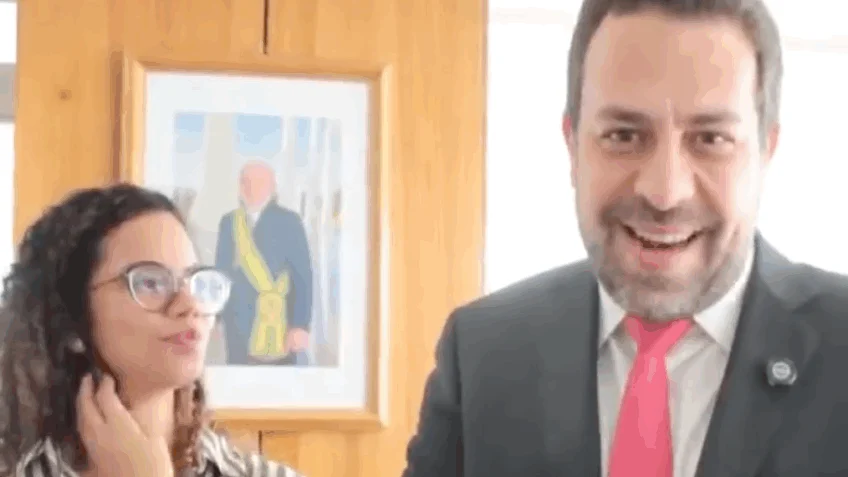 Boulos anuncia militante do MTST como secretária nacional de Juventude