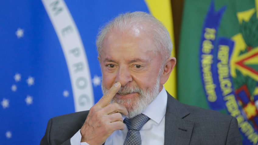 Lula quer Petrobras como modelo de energia limpa