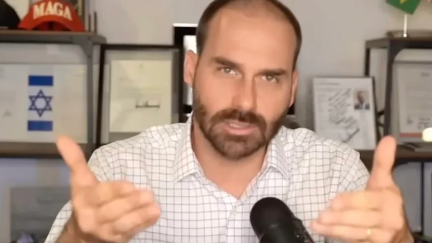 Estratégia política não é concessão de valores, diz Eduardo Bolsonaro