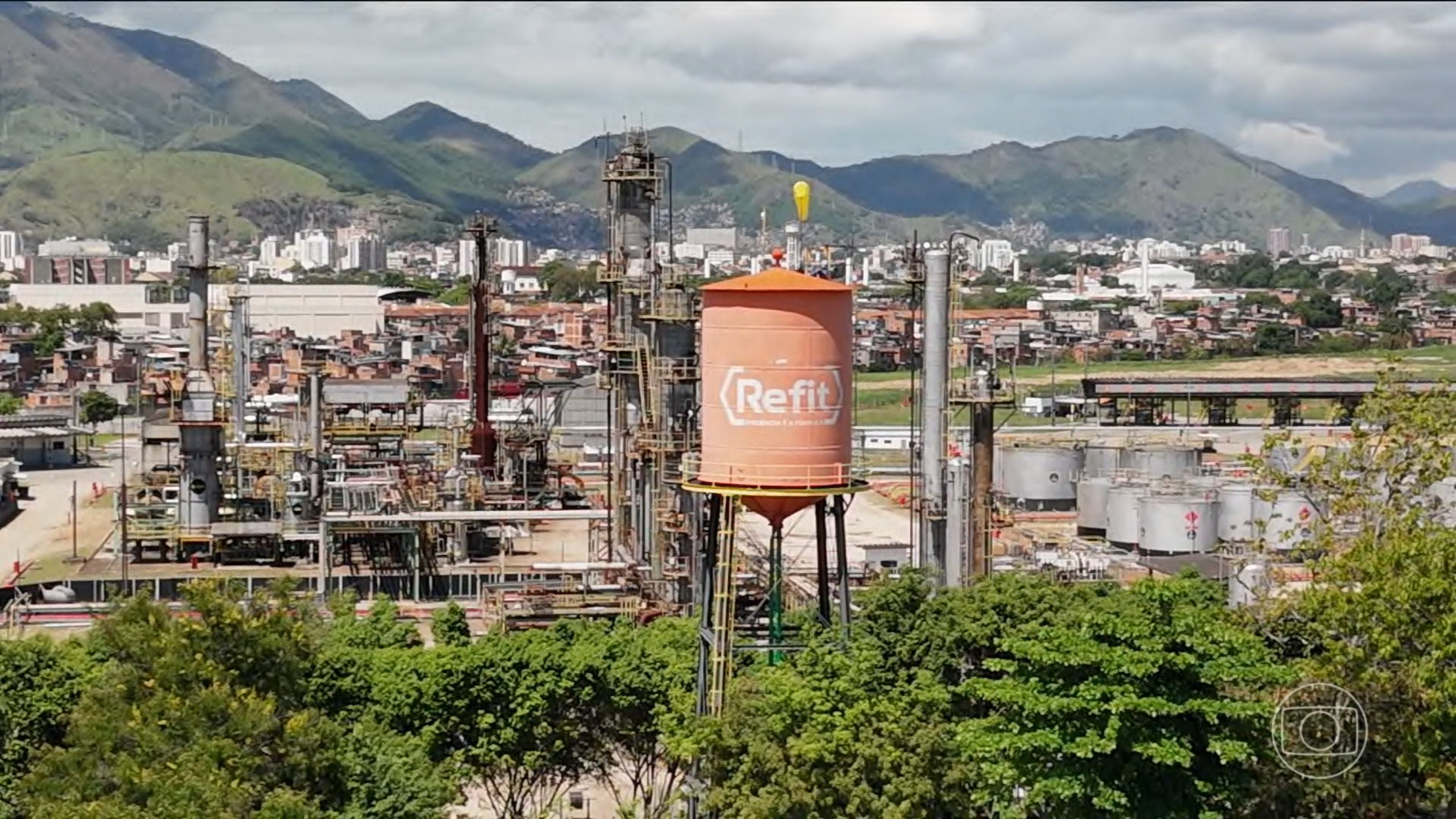 Refit, que deve R$ 10 bilhões ao RJ, ganhou incentivo fiscal do governo Cláudio Castro G1