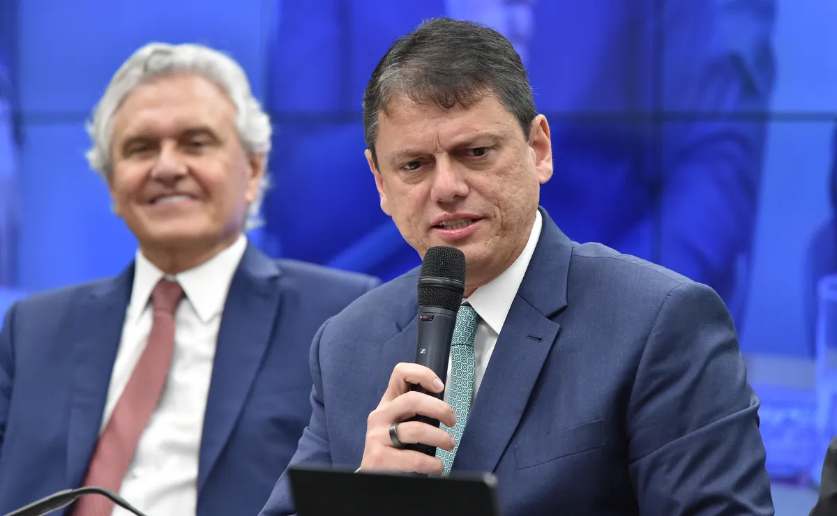 Tarcísio foi avisado de pré-candidatura de Flávio Bolsonaro à Presidência Política Valor Econômico