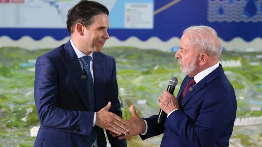 Clima descontraído no Planalto marca distensão de Lula e Hugo Motta