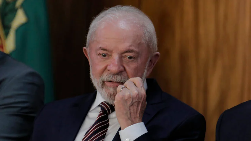 Lula autoriza porte de arma para policiais legislativos estaduais