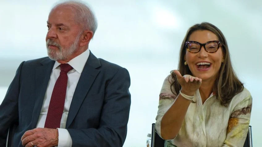Lula elogia Janja por se aproximar de evangélicas: Não tem que ter lado