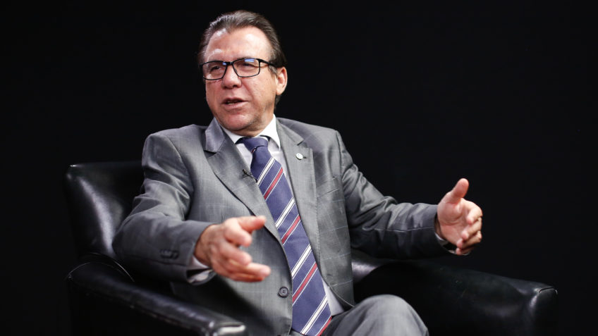 Brasil está maduro para jornada de 40 horas, diz ministro do Trabalho