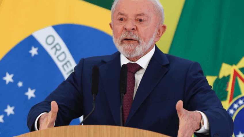 Lula celebra relatório que viu riscos à liberdade de expressão no Brasil