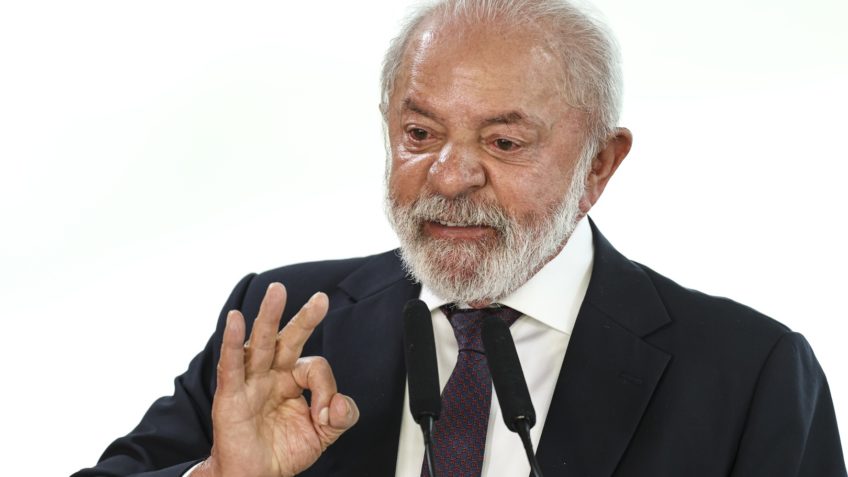 Ao vivo: governo Lula promove ato pelos 3 anos do 8 de Janeiro
