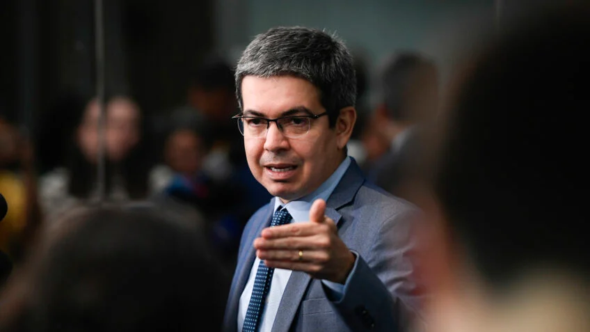 Caso do Master deve ser investigado custe o que custar , diz Randolfe