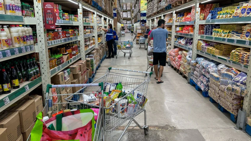 Alimentos contribuem para a inflação mais baixa em 2025, diz IBGE