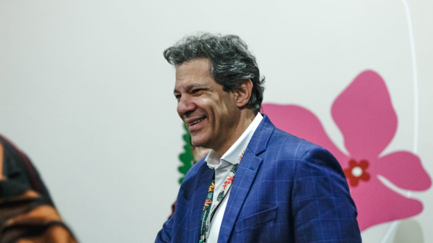 Haddad confirma saída do governo em fevereiro Lula definirá substituto