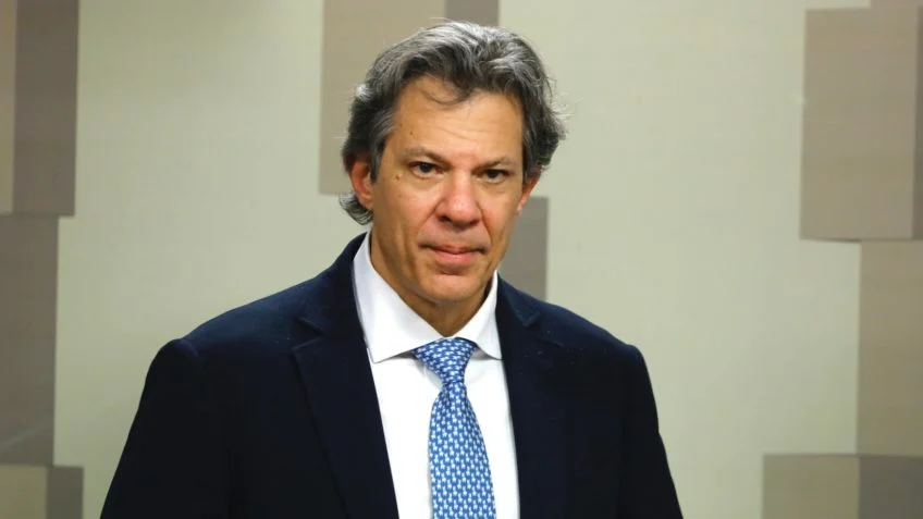 Haddad defende regras contra supersalários no serviço público