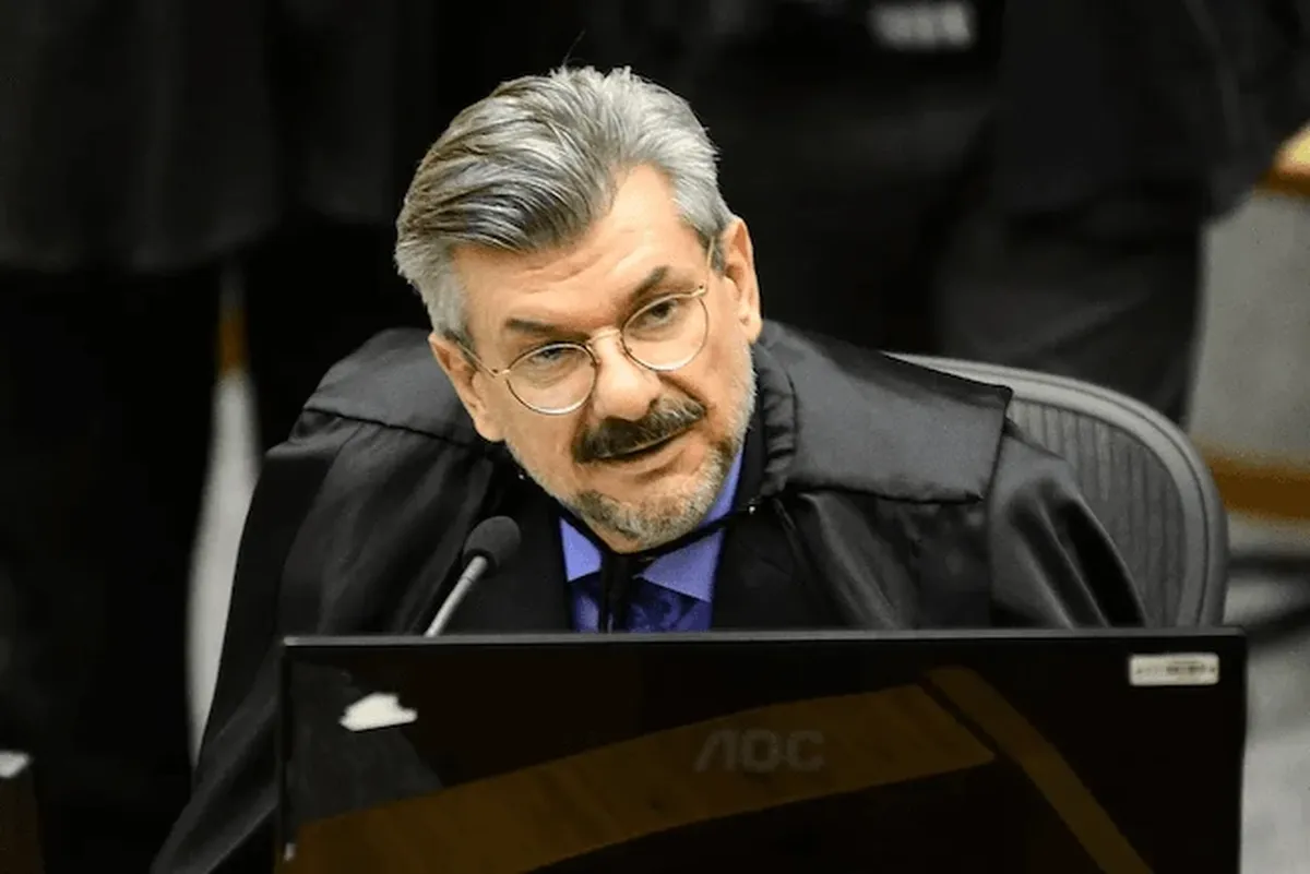 Investigado por assédio, Marco Buzzi apresenta atestado médico ao STJ