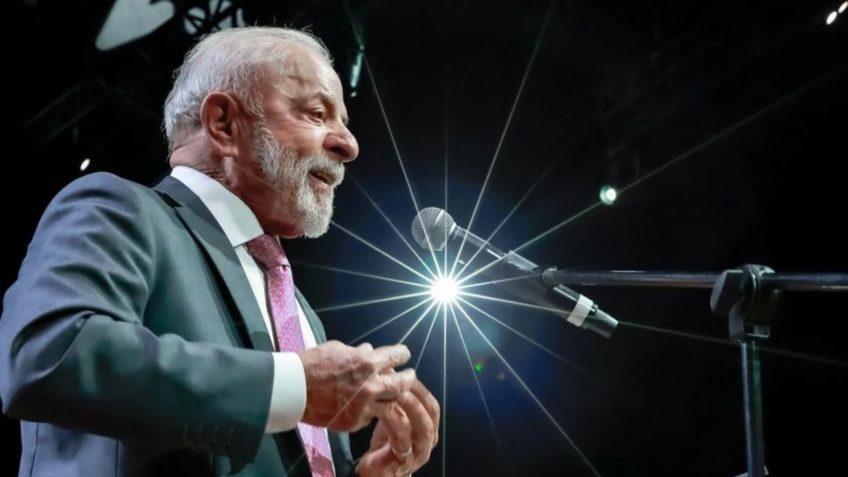 Lula diz ter “muita sorte” e pede voto em quem “tem sorte”
