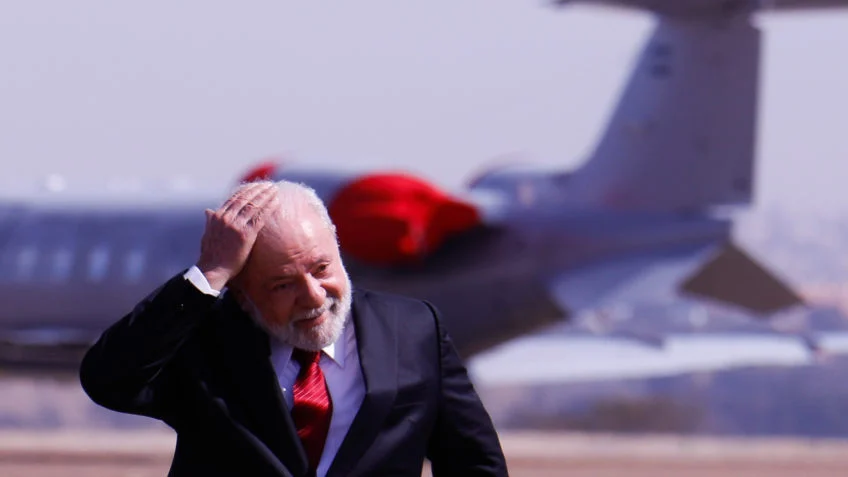 Ao vivo: Lula visita centro de manutenção da Latam em São Carlos