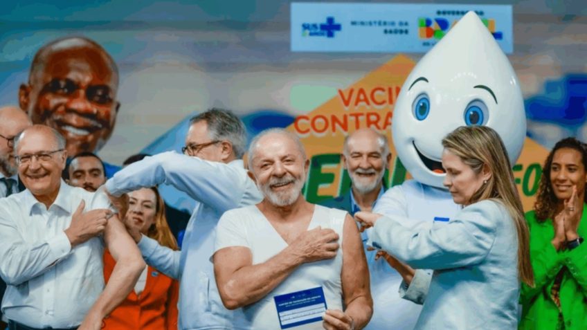 Lula e Alckmin se vacinam governo inicia campanha da gripe