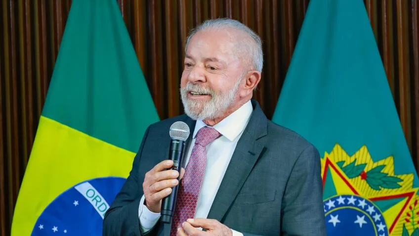 Ao vivo: Lula inaugura obras do ITA e celebra 2 anos do Pé-de-Meia