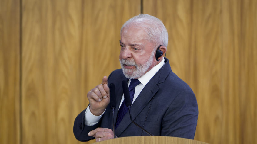 Queremos chegar aos magnatas da corrupção, afirma Lula