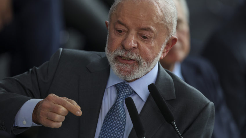 Ao vivo: Lula, Rui Costa e Jerônimo visitam obras do VLT de Salvador