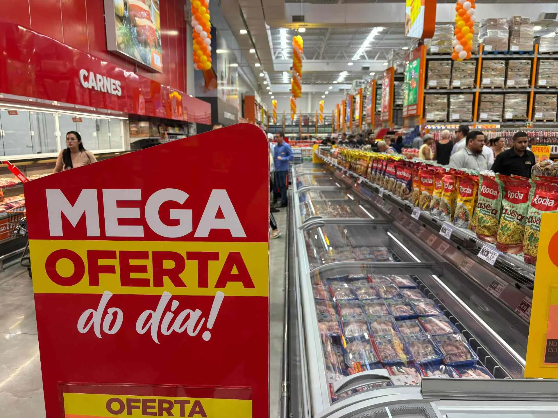 ATACAREJO: Filas e promoções marcam abertura de unidade em Novo Hamburgo confira o vídeo abc+