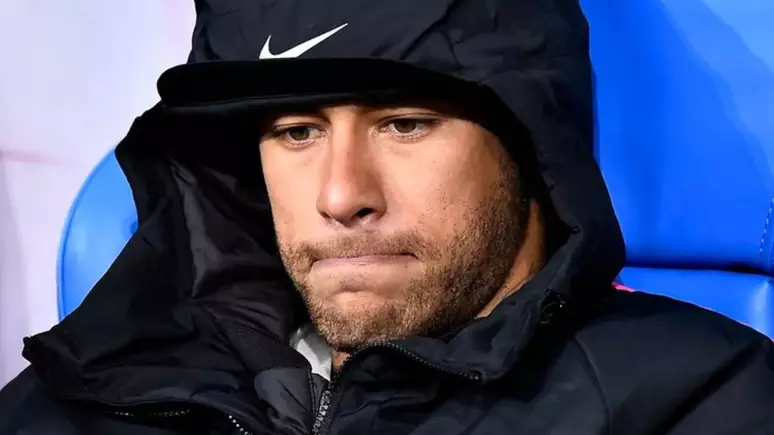E a Copa Neymar abandona treino na Granja Comary para realizar exames