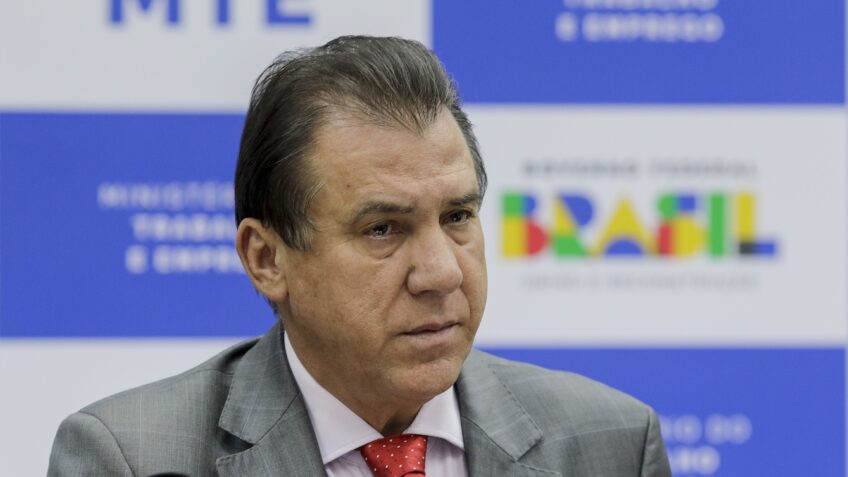 Ao vivo: Governo divulga taxa de desemprego e Caged de abril