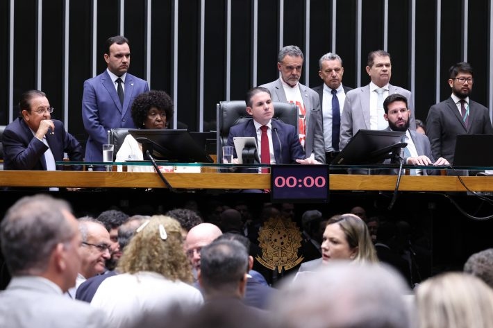 Câmara aprova fim da escala 6x1. Saiba o que muda na jornada
