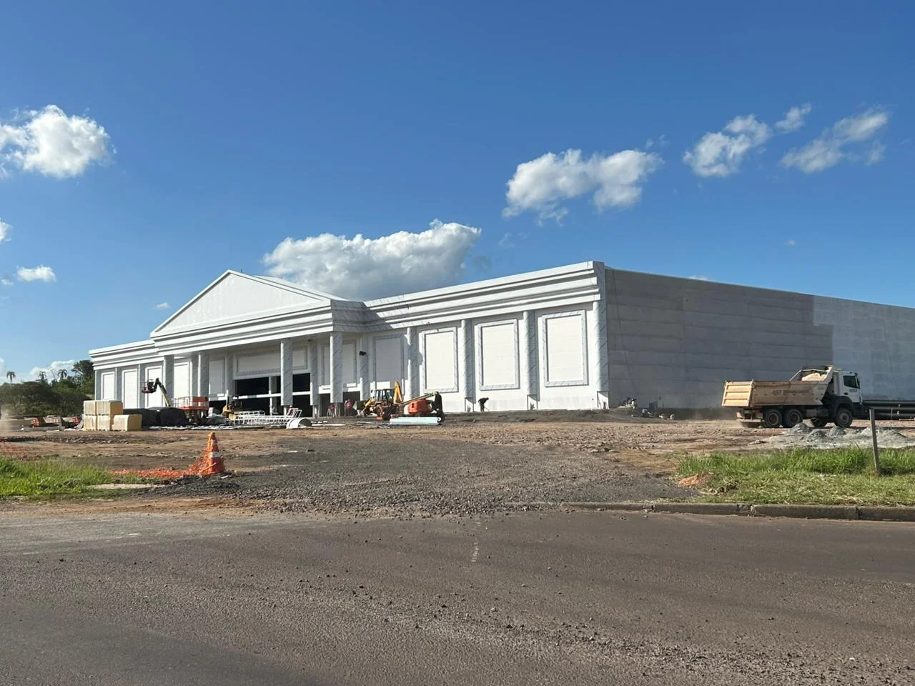 Falta uma semana: Luciano Hang confirma presença na inauguração da Havan em Taquara veja o horário de abertura da megaloja abc+