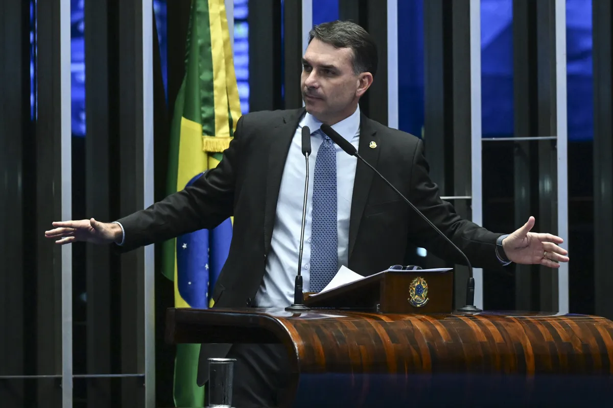 Análise: Genial/Quaest mostra consolidação de Flávio como adversário de Lula