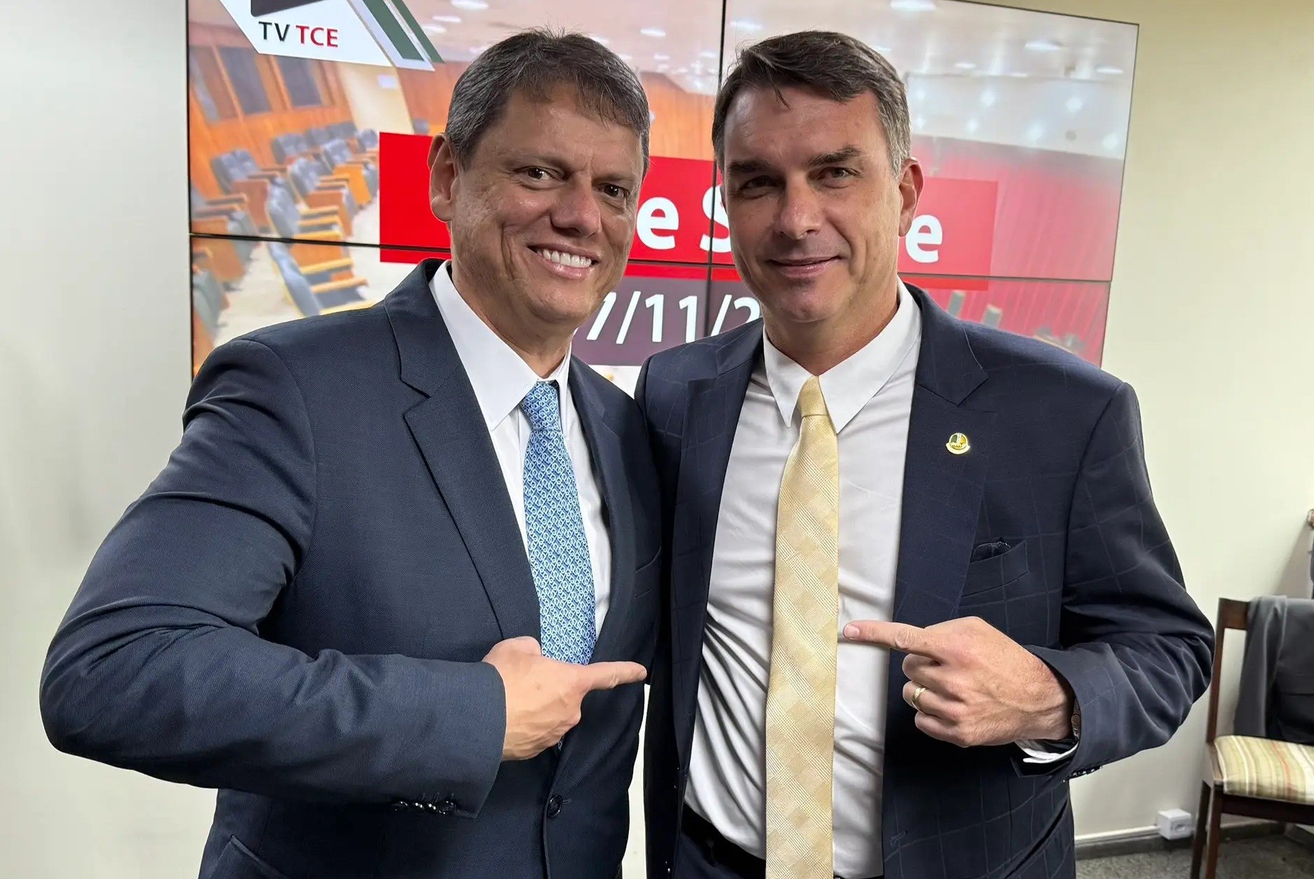 ANÁLISE Quaest: trunfos e desafios para Flávio Bolsonaro e Tarcísio | G1