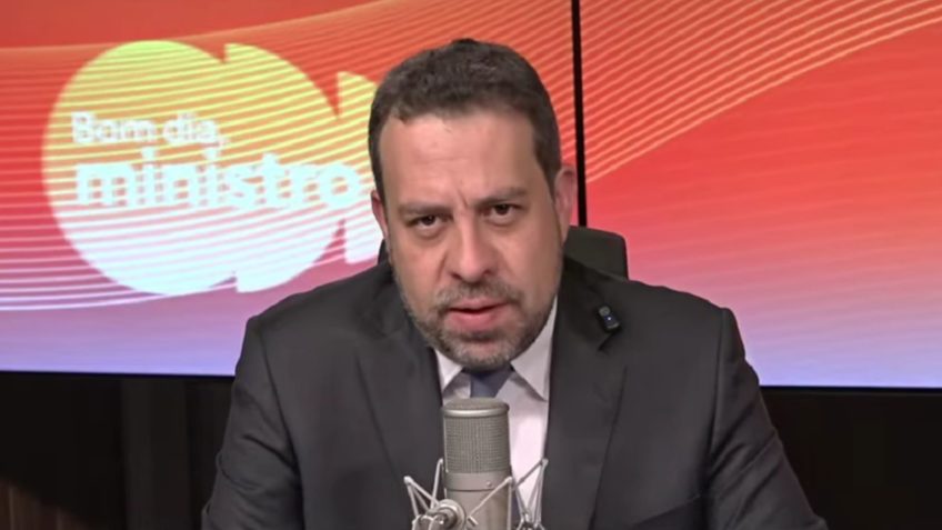 Boulos questiona se EUA classificarão milícias do RJ como terroristas