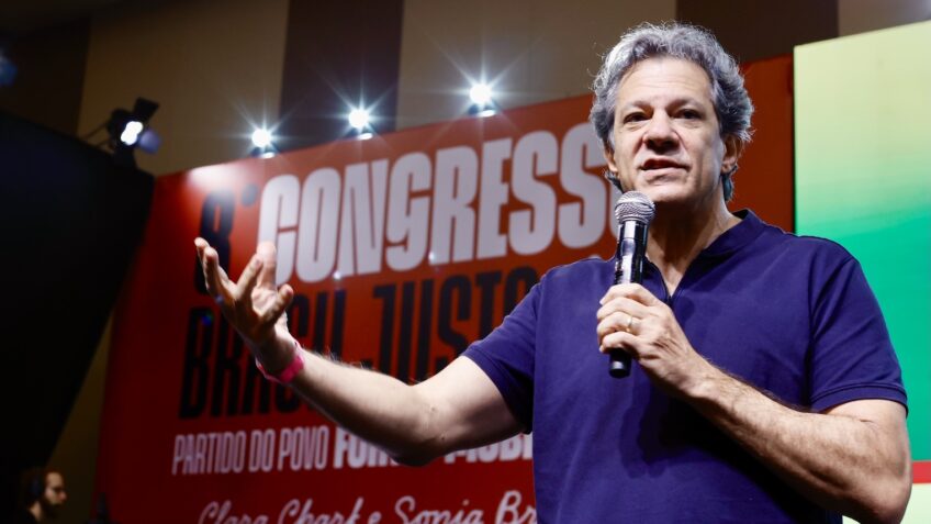 Haddad diz que apoio de Tarcísio a Trump é “ataque ao Brasil”