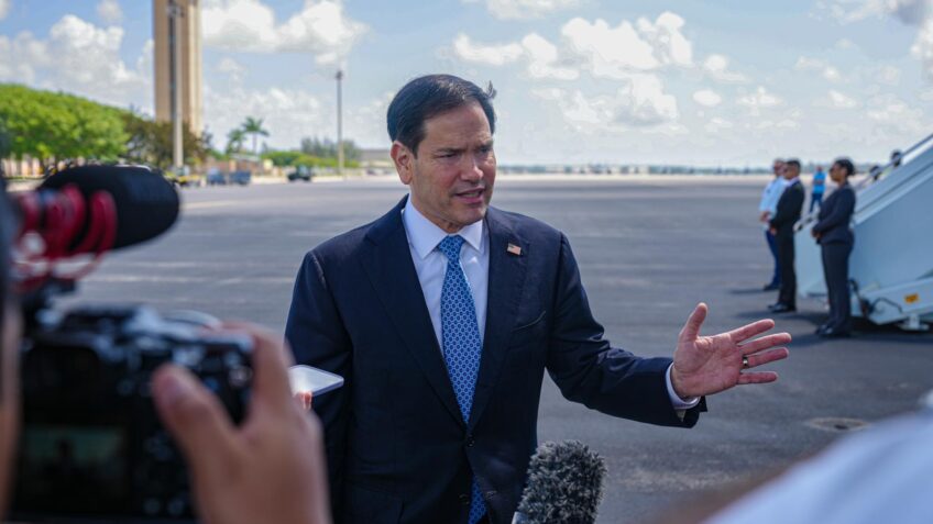 Rubio nega proposta de reduzir sanções ao Irã por reabertura de Ormuz