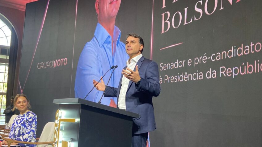Flávio defende modelo Bukele e a construção de novos presídios