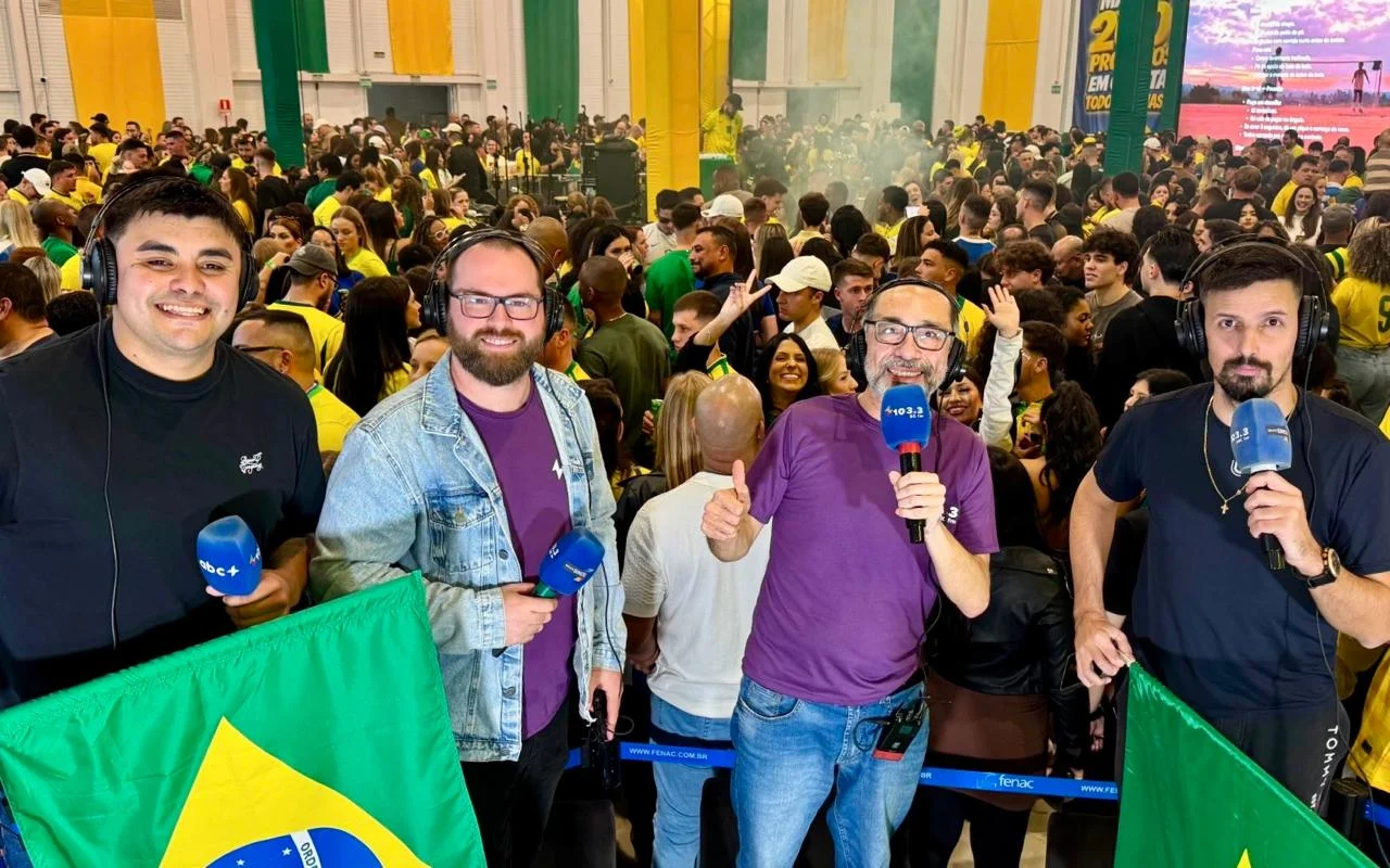 Evento em parceria com o Grupo Sinos lota a Fenac e movimenta a torcida na estreia do Brasil na Copa do Mundo abc+