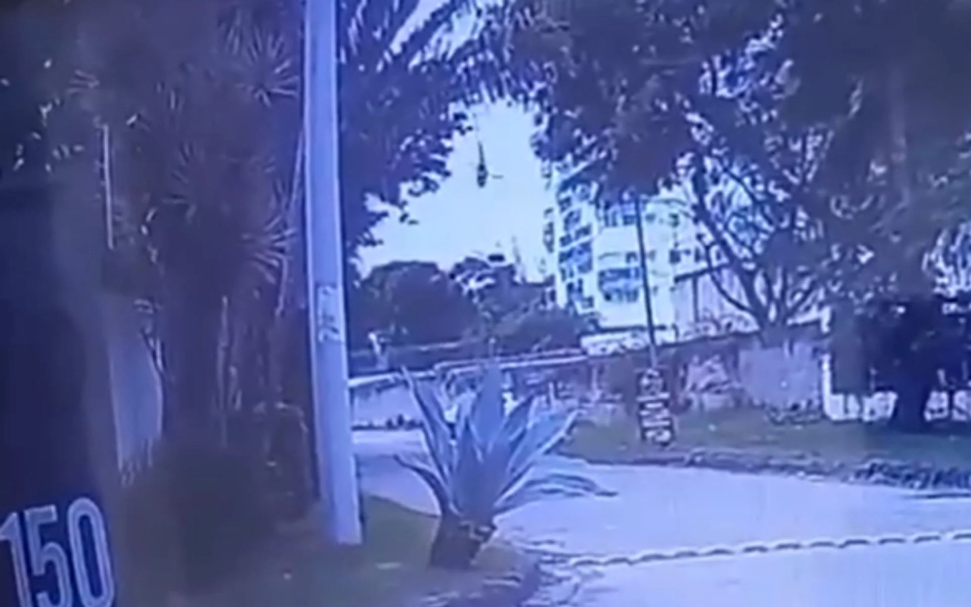 Vídeo mostra momento da queda de um dos helicópteros que colidiu no ar seis pessoas morreram abc+