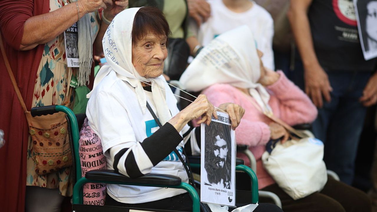 Taty Almeida: morre ícone das Mães da Praça de Maio após 50 anos de luta - Aventuras na História