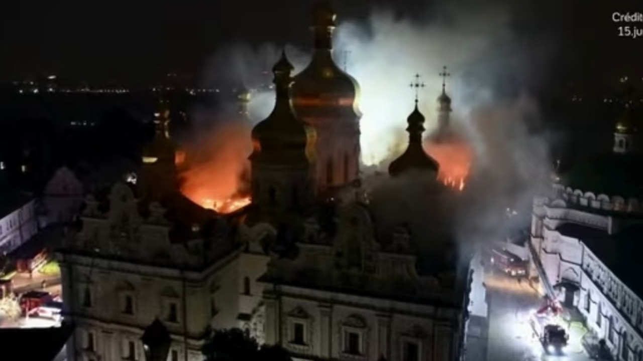 Ataque russo atinge catedral histórica em Kiev e deixa ao menos 9 mortos - Aventuras na História