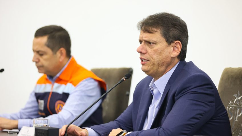 Tarcísio é aprovado por 62% e reprovado por 34%, diz pesquisa
