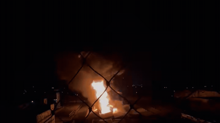 Incêndio atinge distribuidora de tintas em Diadema (SP); vídeos