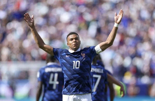 Mbappé supera Pelé e Messi, e França estreia com vitória sobre Senegal na Copa do Mundo abc+