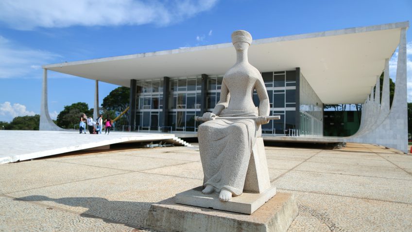 Fiesp e Abraenergias avaliam contestar leilão do governo no STF