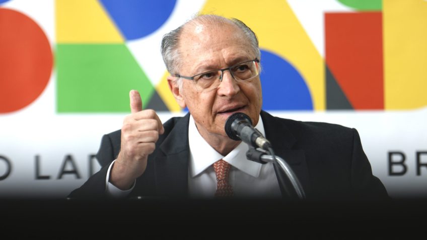 Governo veta projeto que reduzia encargos para contratar jovens