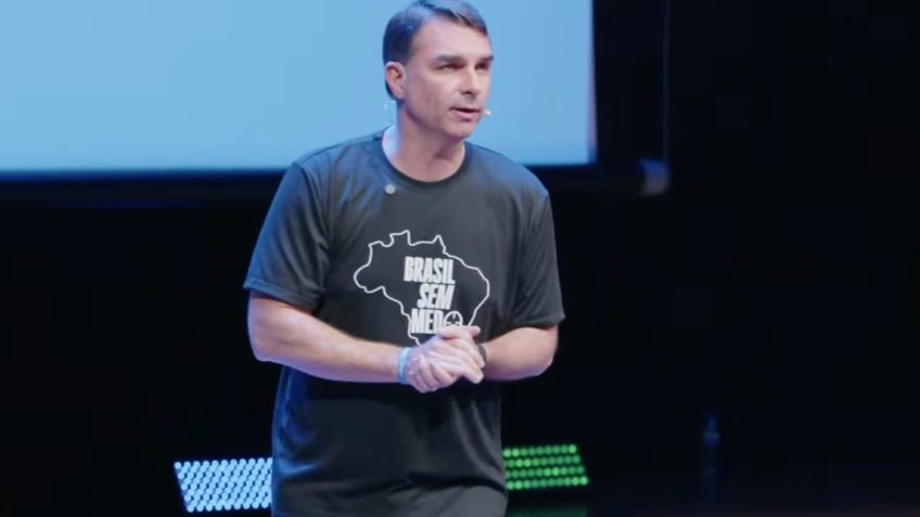 Flávio critica PT da Bahia após ação da PF, mas evita citar o Master