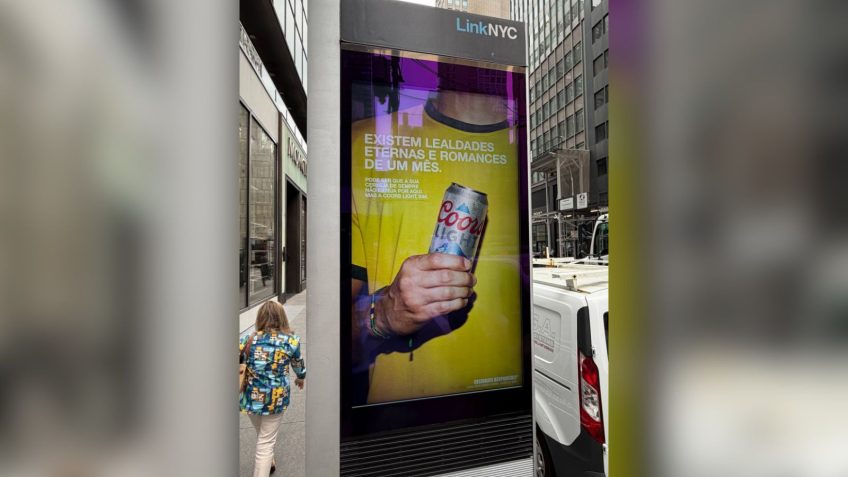 Cerveja dos EUA mira brasileiros com anúncio em português em NY